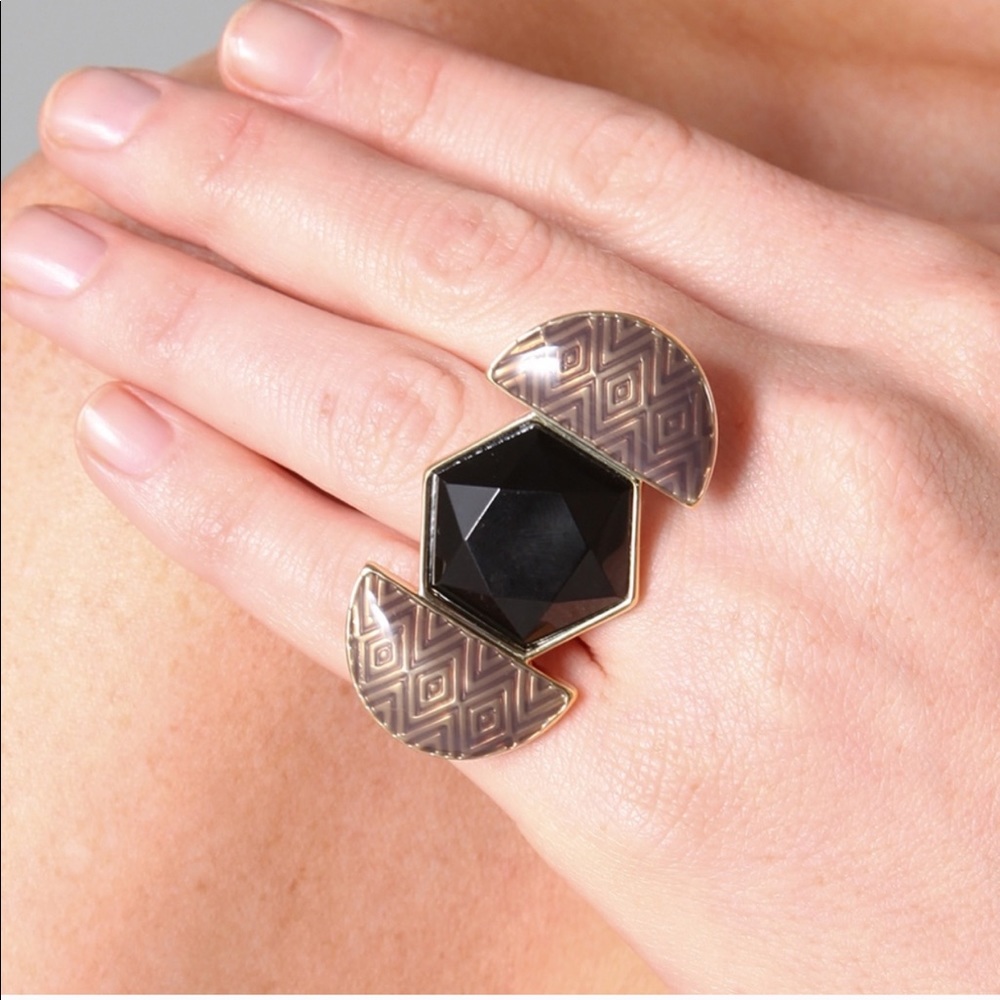 🎄BLOWOUT SALE🎄 HOUSE of HARLOW resin black hexagon 3 piece ring